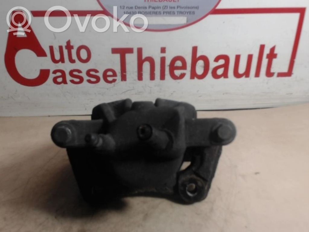 Renault Clio III Zacisk hamulcowy przedni 