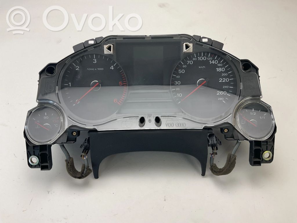 Audi A8 S8 D3 4E Speedometer (instrument cluster) 