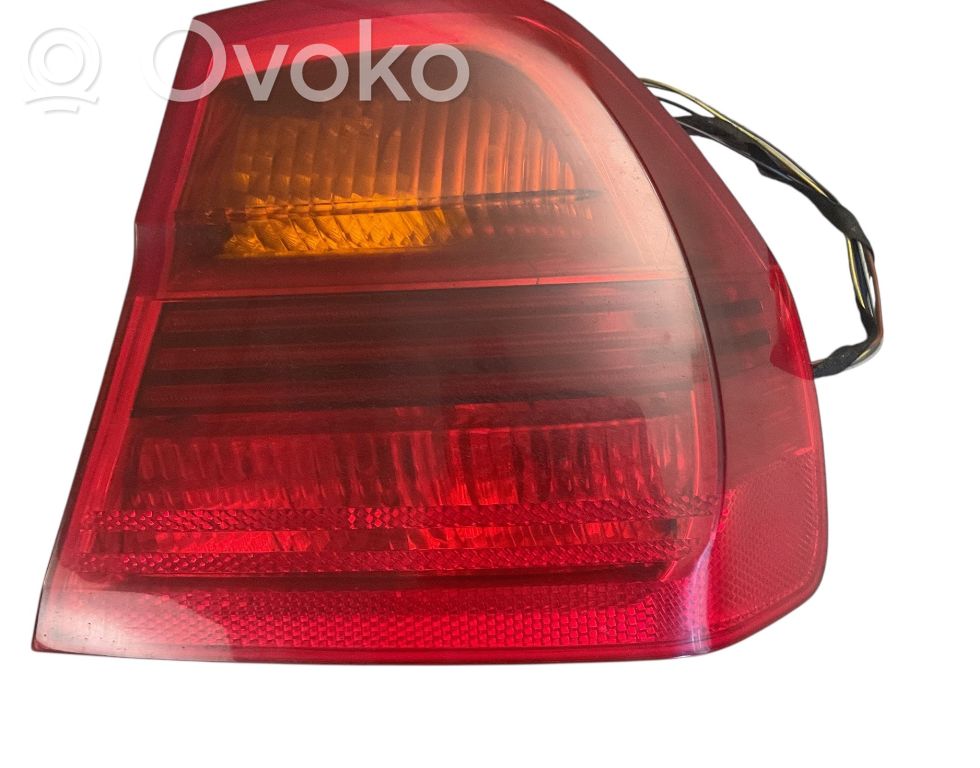 Rear/tail lights   6937458