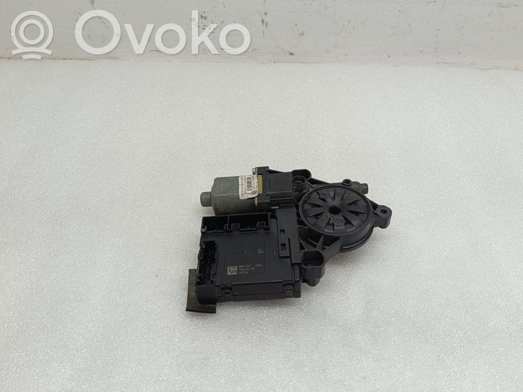 Volkswagen PASSAT B6 Silnik regulatora szyby drzwi przednich 