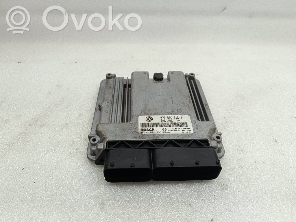 Volkswagen Transporter - Caravelle T5 Engine control unit/module 