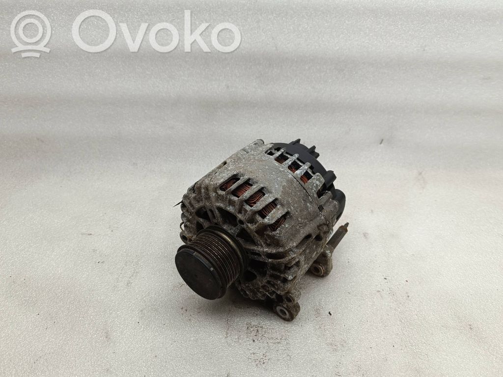 Volkswagen PASSAT B6 Alternator 