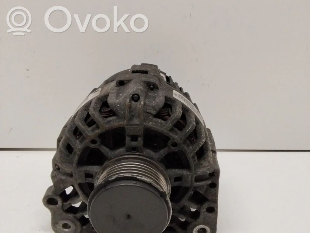 Volkswagen PASSAT B5 Alternador 