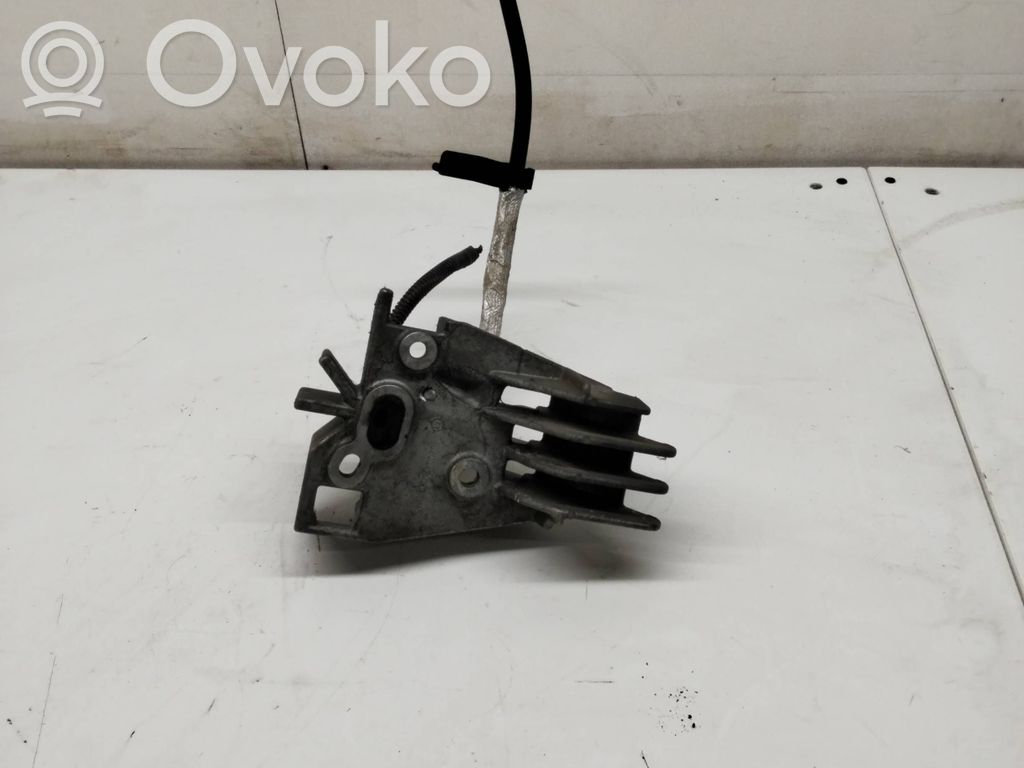 Renault Megane III Engine mounting bracket 