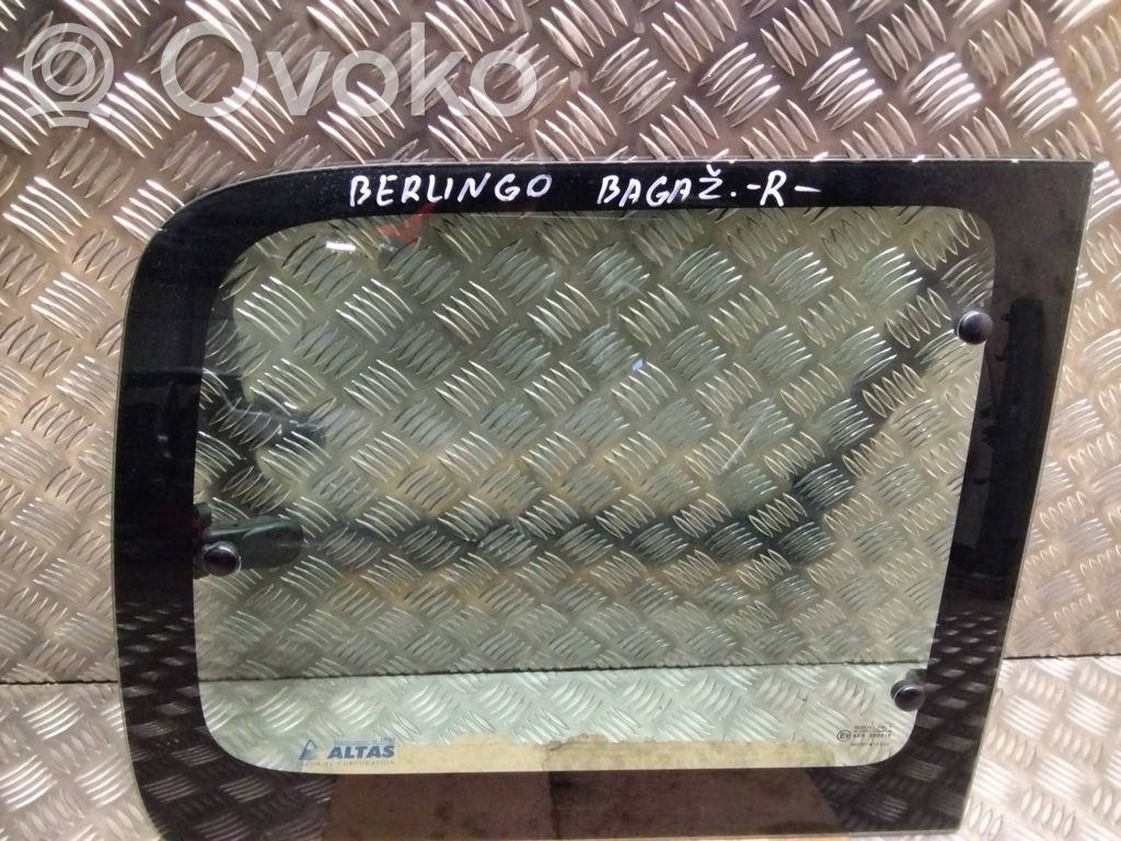 Rear side window