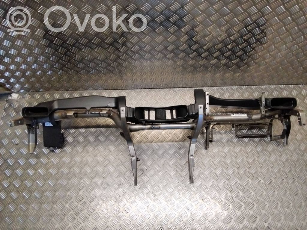 BMW 5 E60 E61 Balkis panelės tvirtinimo 