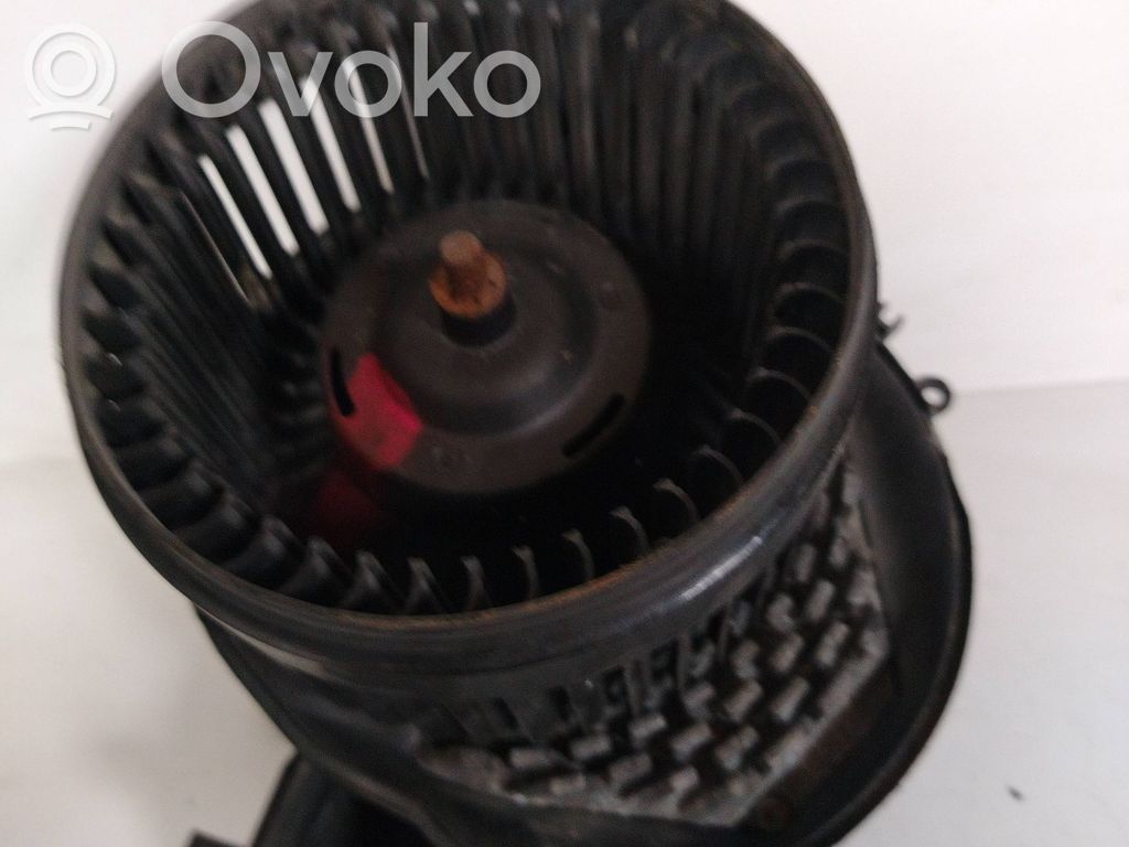 Volvo V70 Pečiuko ventiliatorius/ putikas 