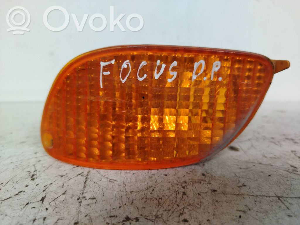 Front indicator light   XS4113369