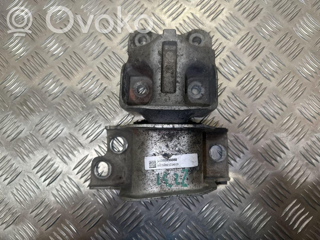 Engine mount bracket   01393896080,0A2360021314819