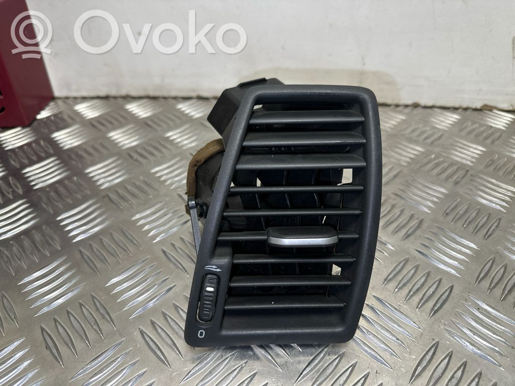 Volvo XC90 Šoninės oro grotelės 