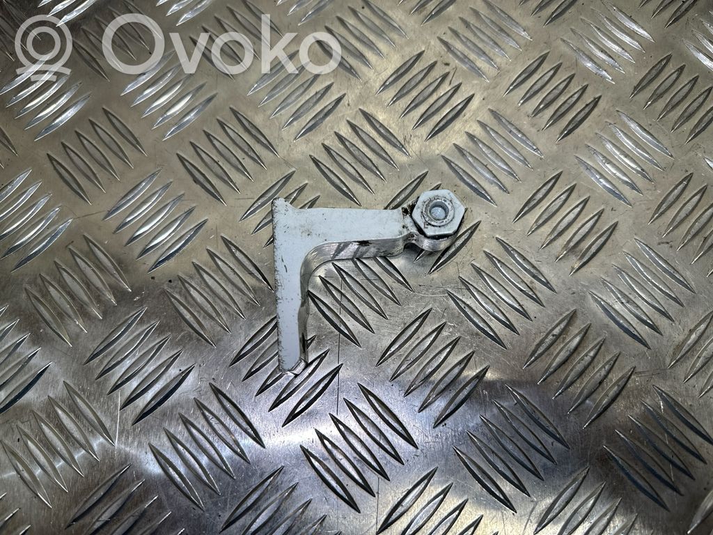 Volvo V60 Zawias dolny drzwi tylnych 