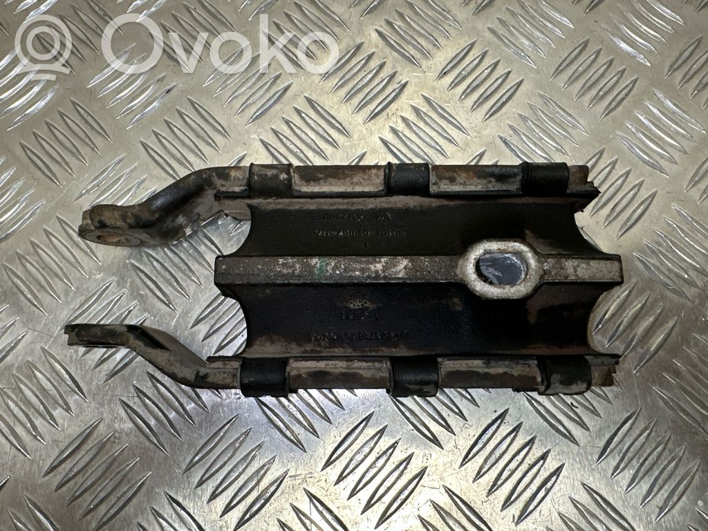 Volvo XC60 Engine mount bracket 