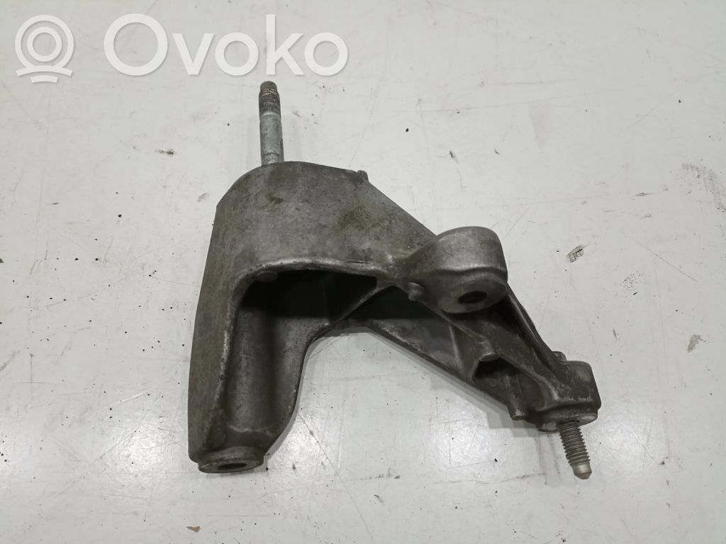 Engine mount bracket   5063268