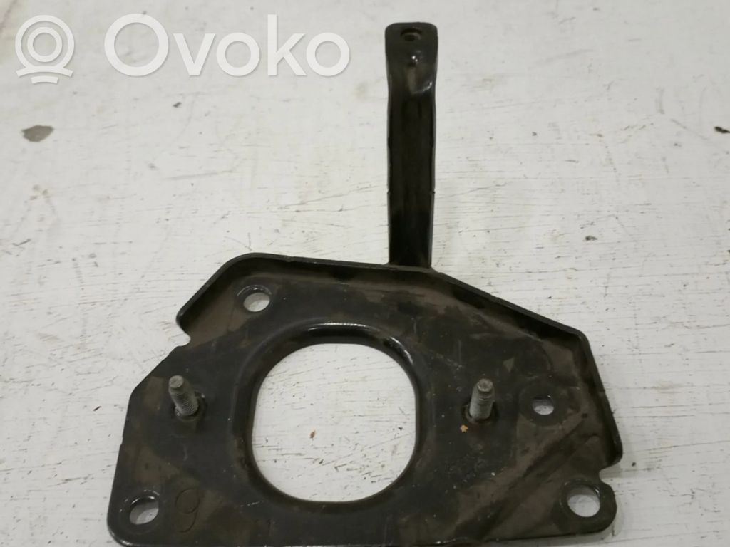 Engine mount bracket   9882731880