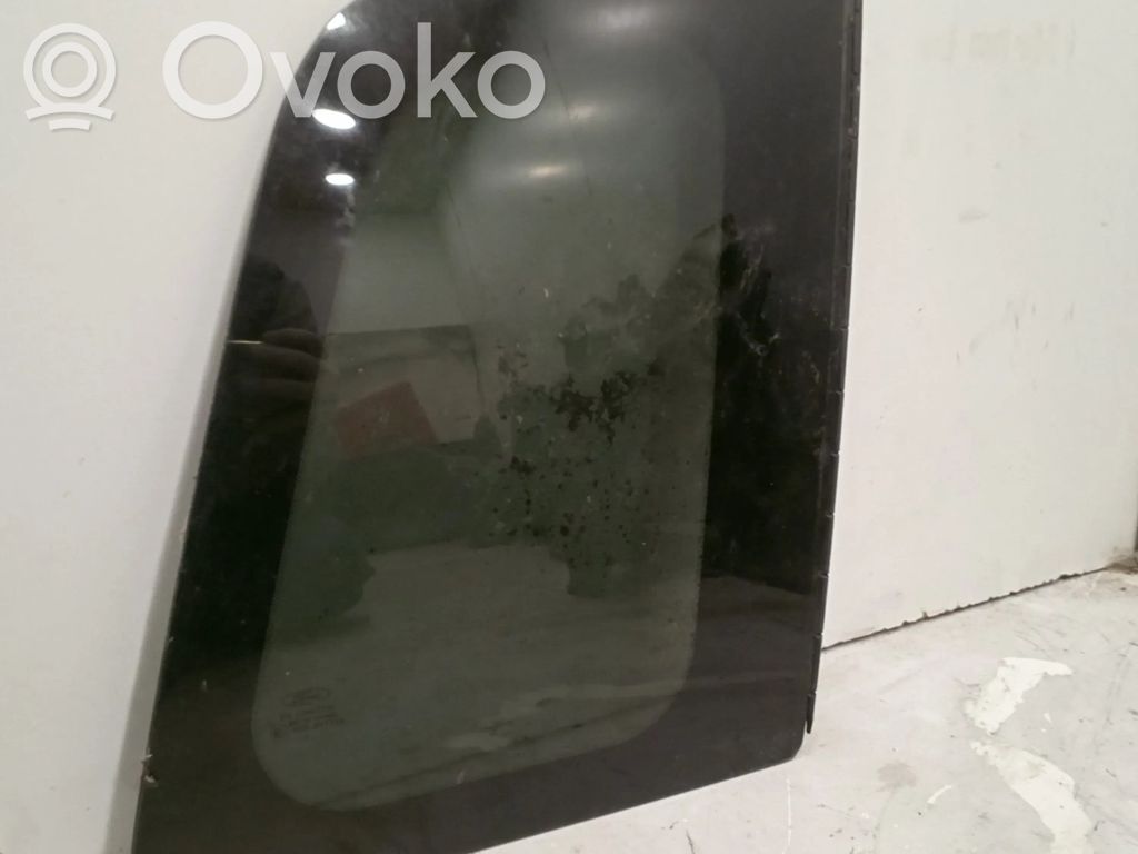 Rear door window glass