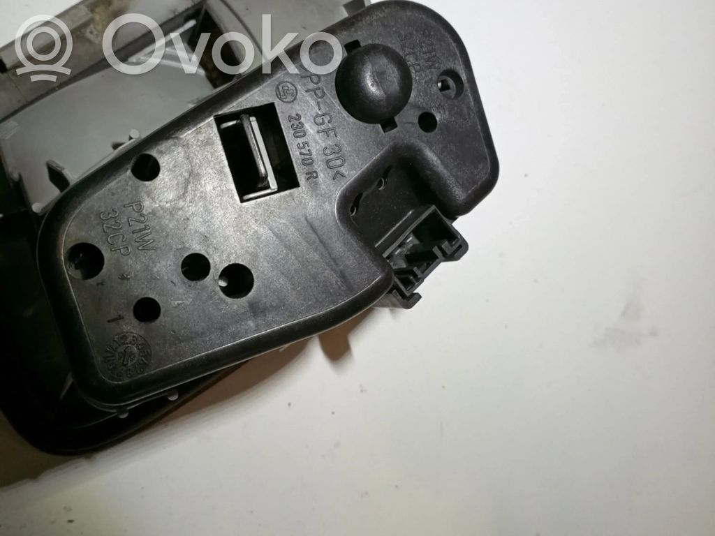 Aizmugurējais lukturis pārsegā   P21W32CP,230570