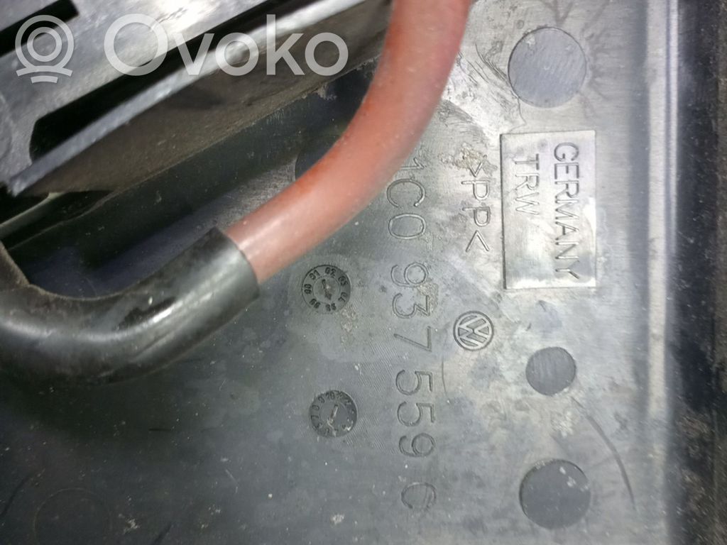 Volkswagen New Beetle SAM control unit 