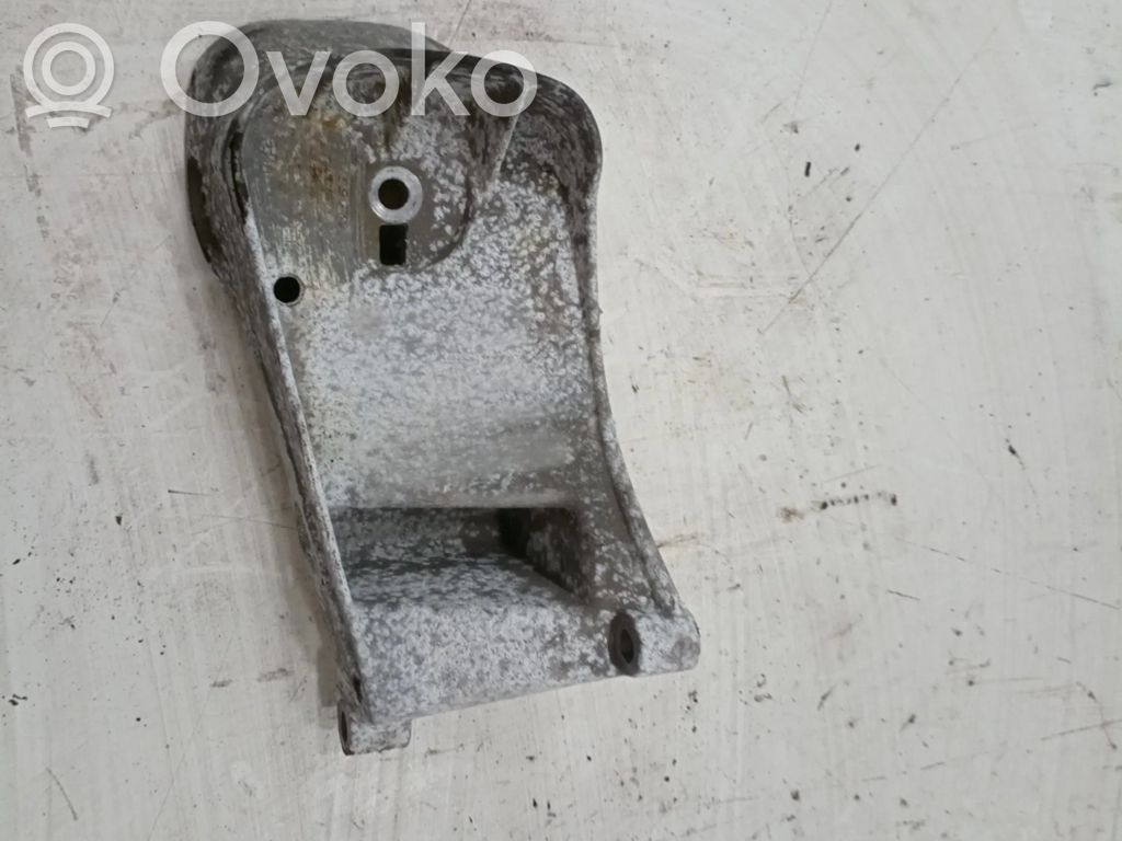 Volvo S80 Engine mount bracket 
