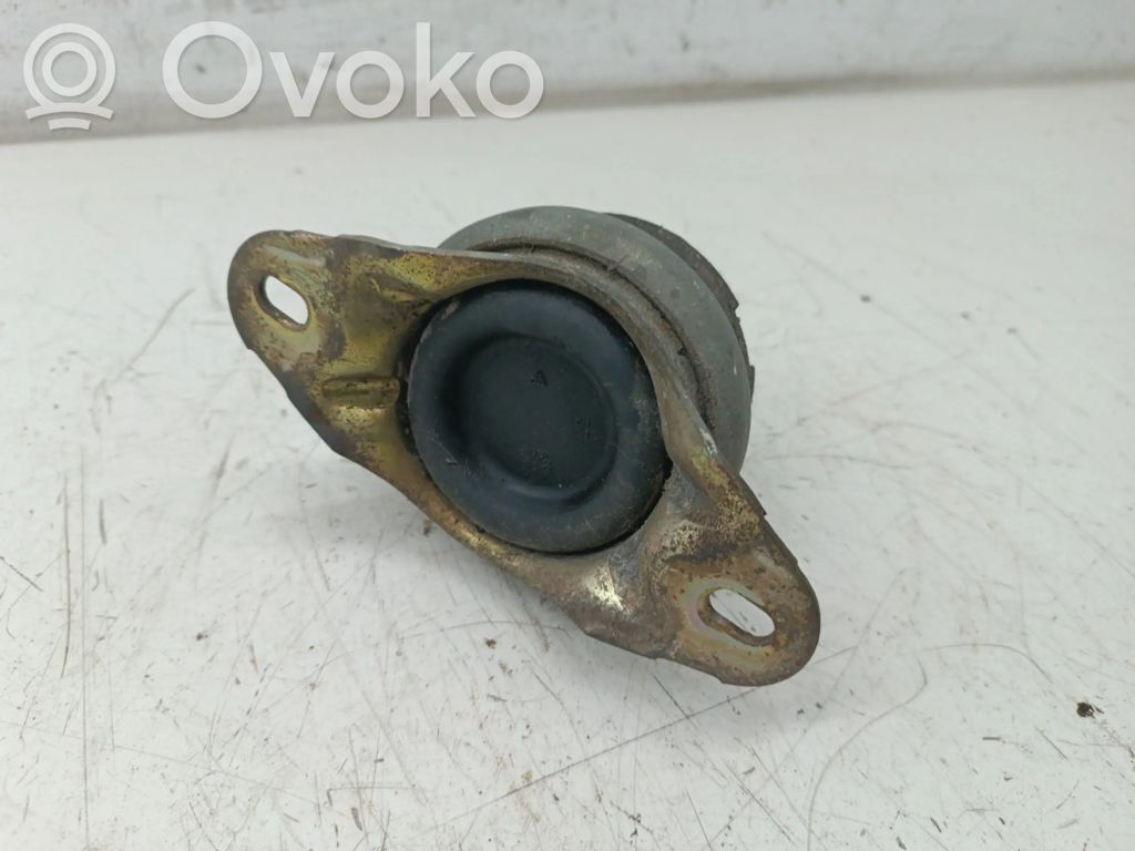 Engine mount bracket
