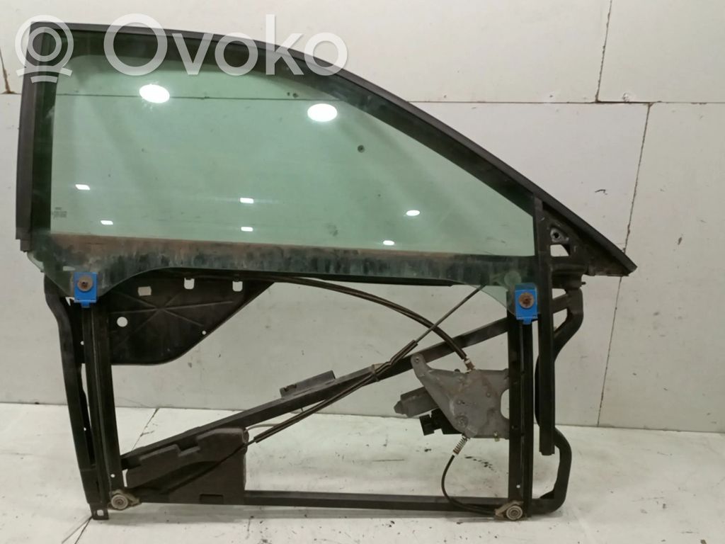 Tür vorne   COM,DIREITO,ELEVADOR,FRENTE