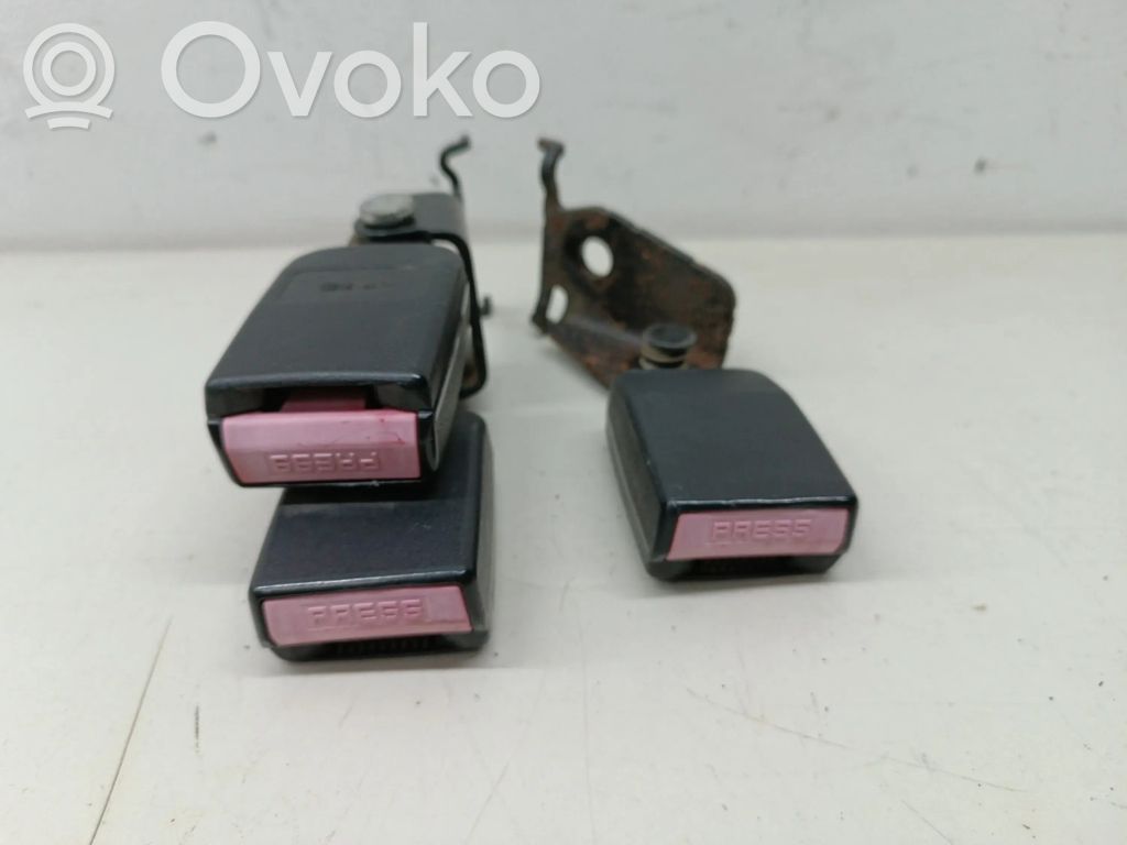 Kolmannen istuinrivin turvavyö   077424C,116465C