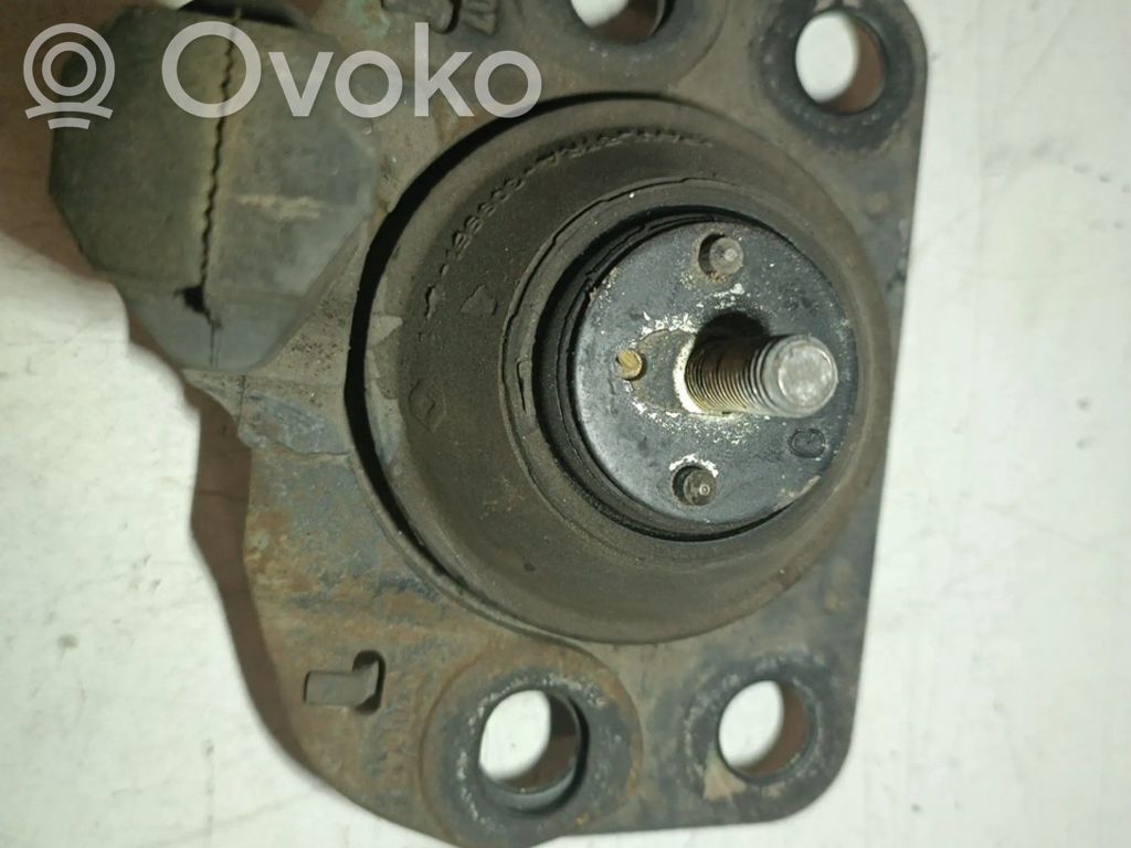 Renault Clio I Engine mount bracket 