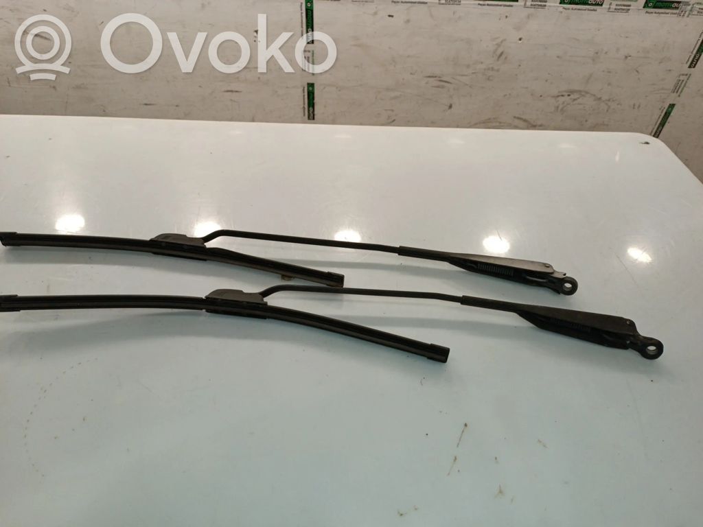 Renault Clio I Priekinis stiklas 