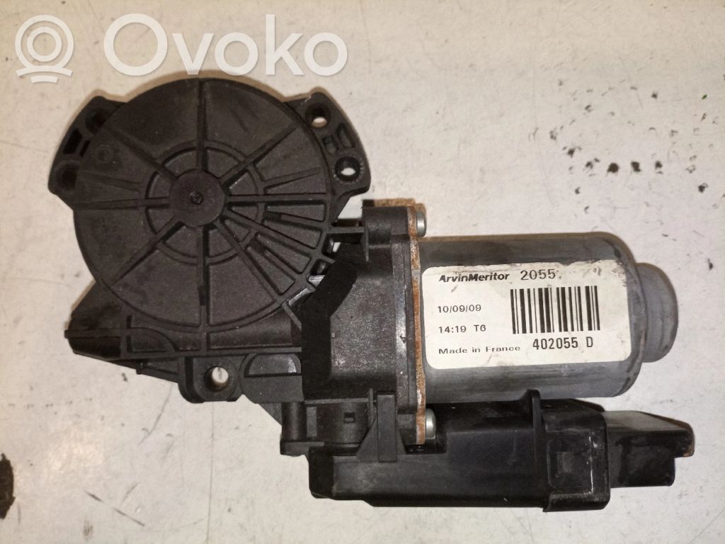Priekinio lango pakelėjo varikliukas   402055D,141R