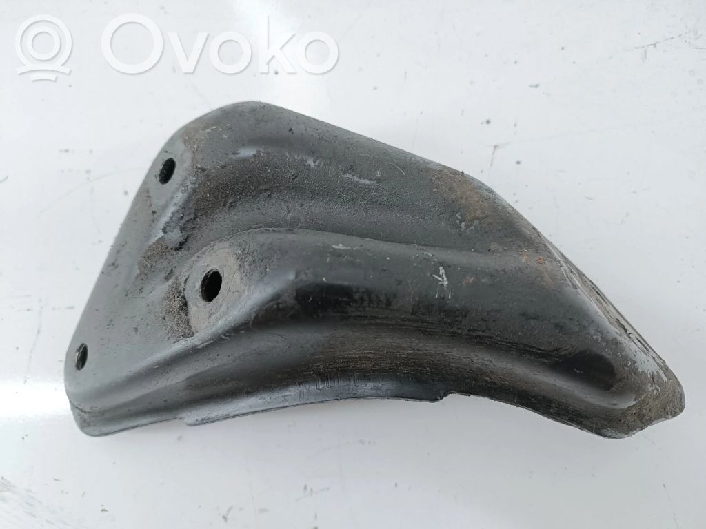 Engine mount bracket