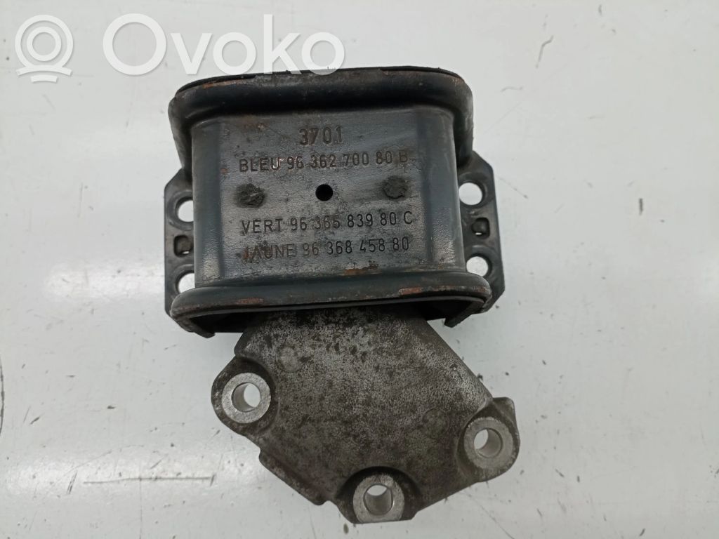 Engine mount bracket   9639286580,BORRACHADANIFICADA