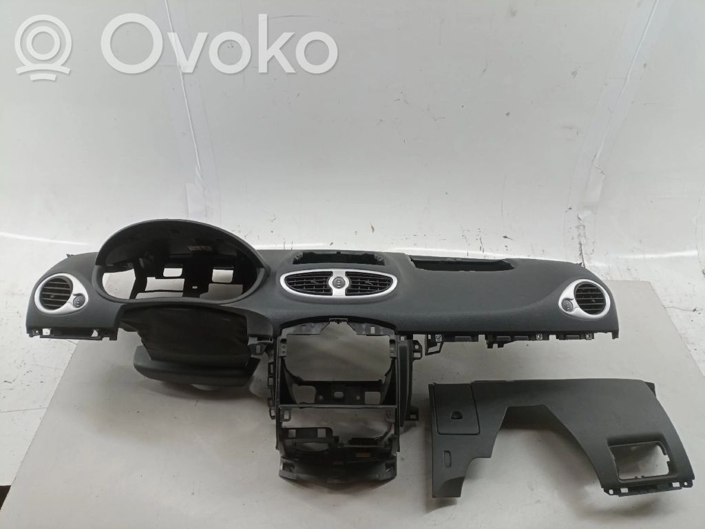 Renault Clio III Dashboard 