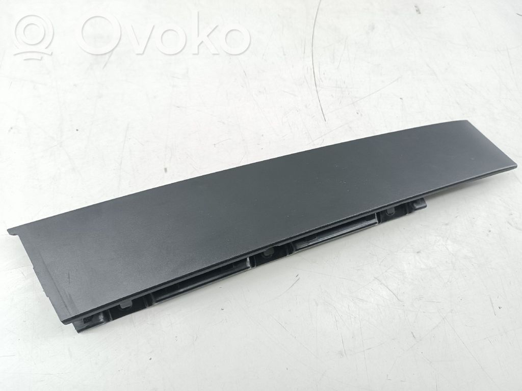 Front door card panel trim   822827153R