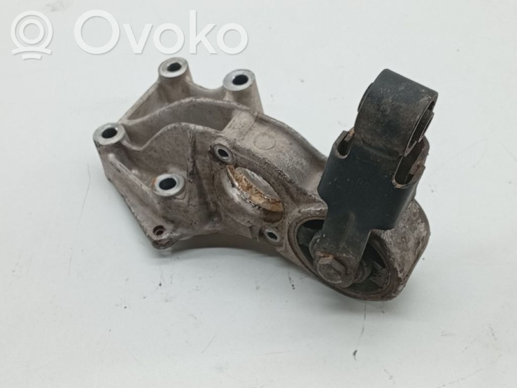 Peugeot 306 Moottorin kiinnikekorvake 