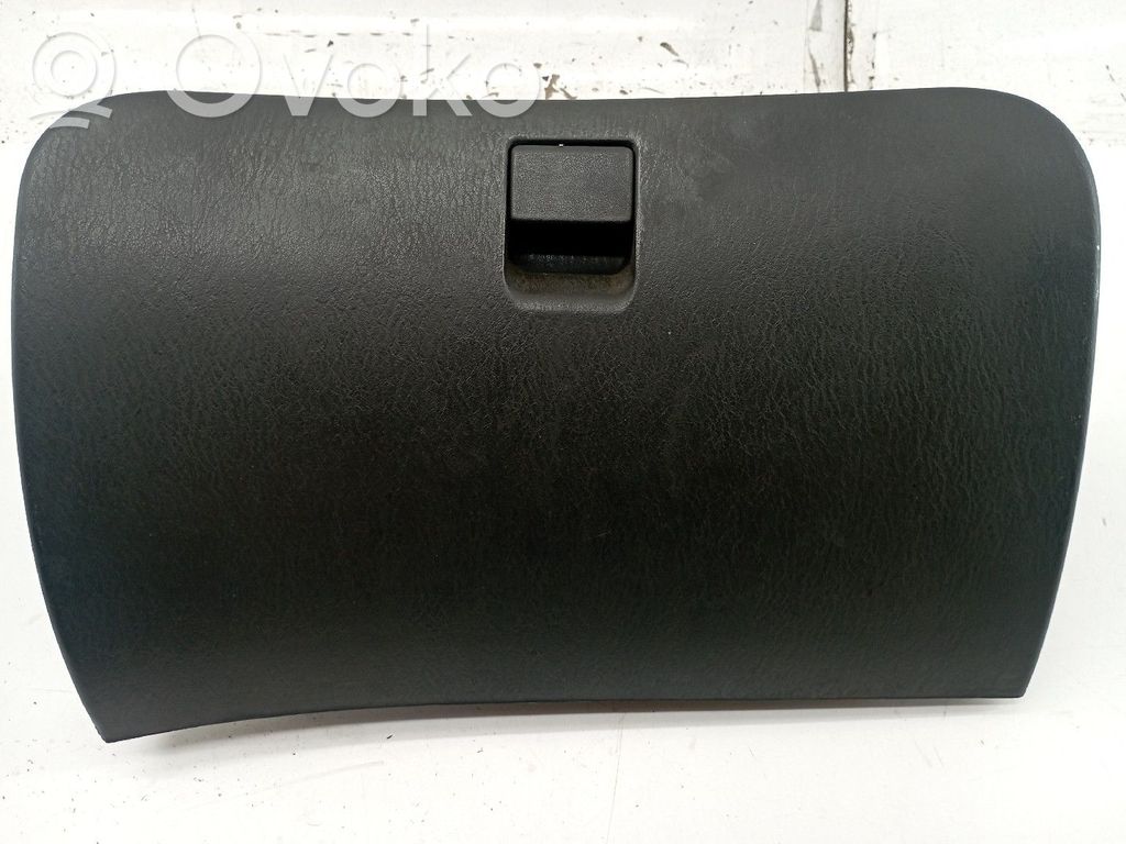 Hyundai Accent Panel drawer/shelf pad 