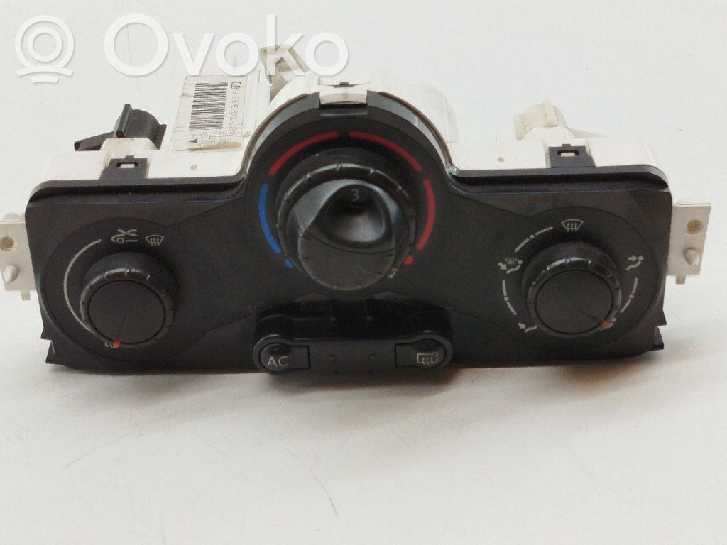 Climate control unit   M031066R