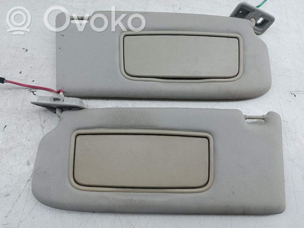 Sun visor clip/hook/bracket   NECESSITAM,LIMPEZA