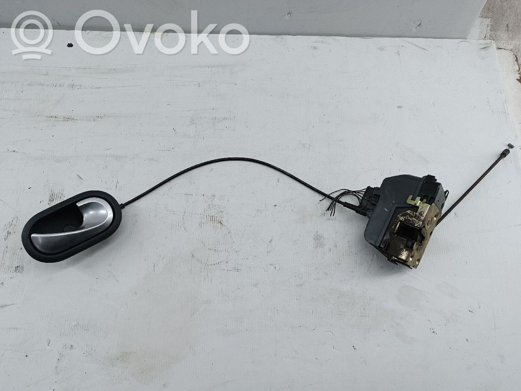 Renault Megane II Priekinė užrakinimo spynelė (prie rankenos) 