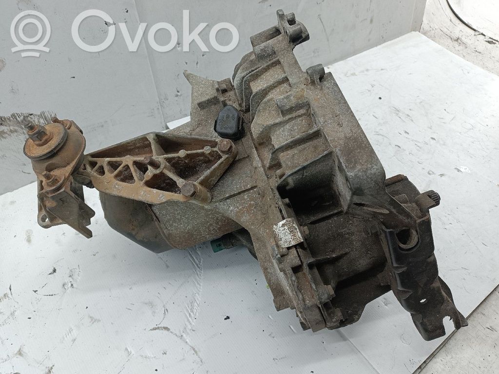 5 Gang Schaltgetriebe   JB3028