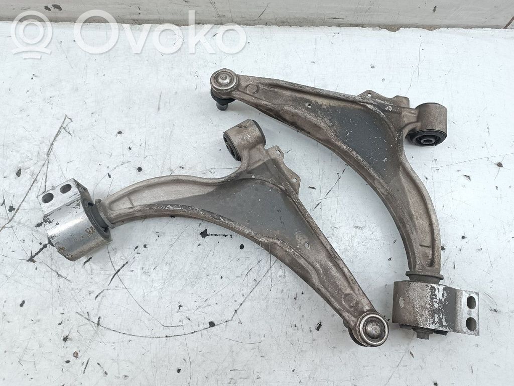 Front control arm   13334021