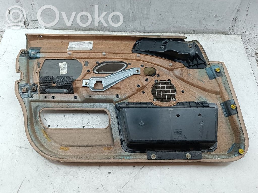 BMW 5 E39 Etuoven verhoilu 
