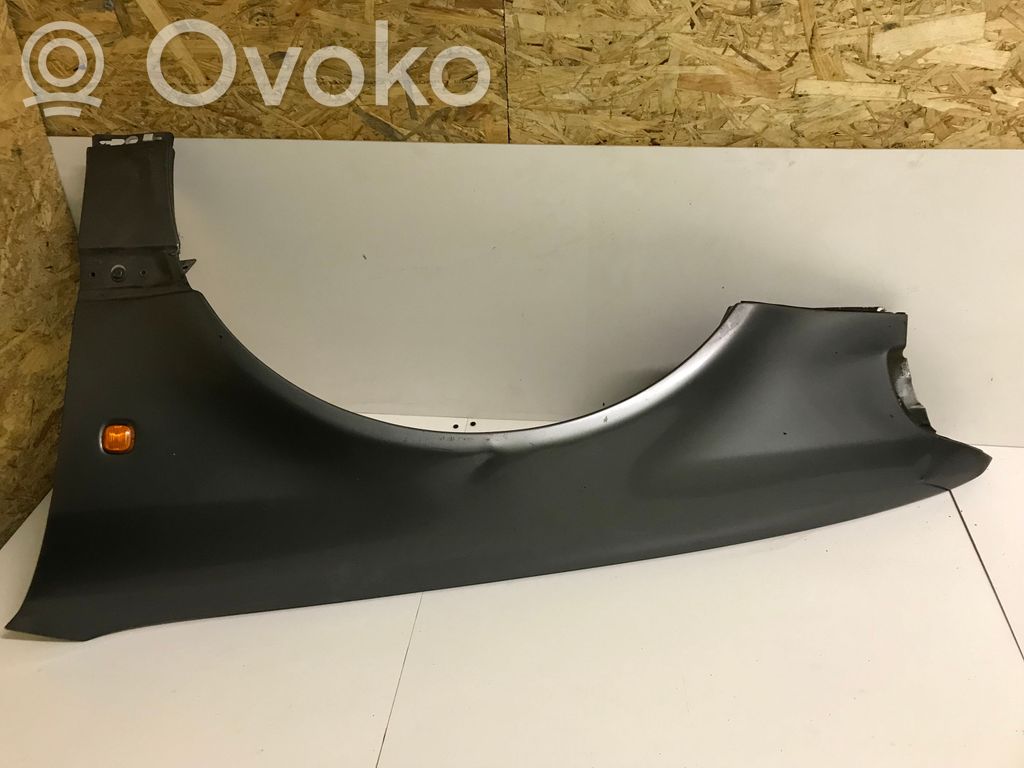 Audi A8 S8 D2 4D Sparnas 