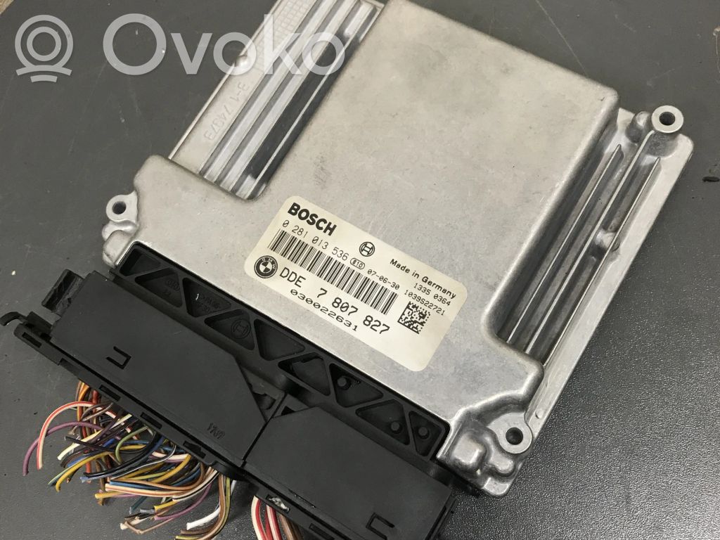 Unidad de control/módulo del motor   DDE7807827
