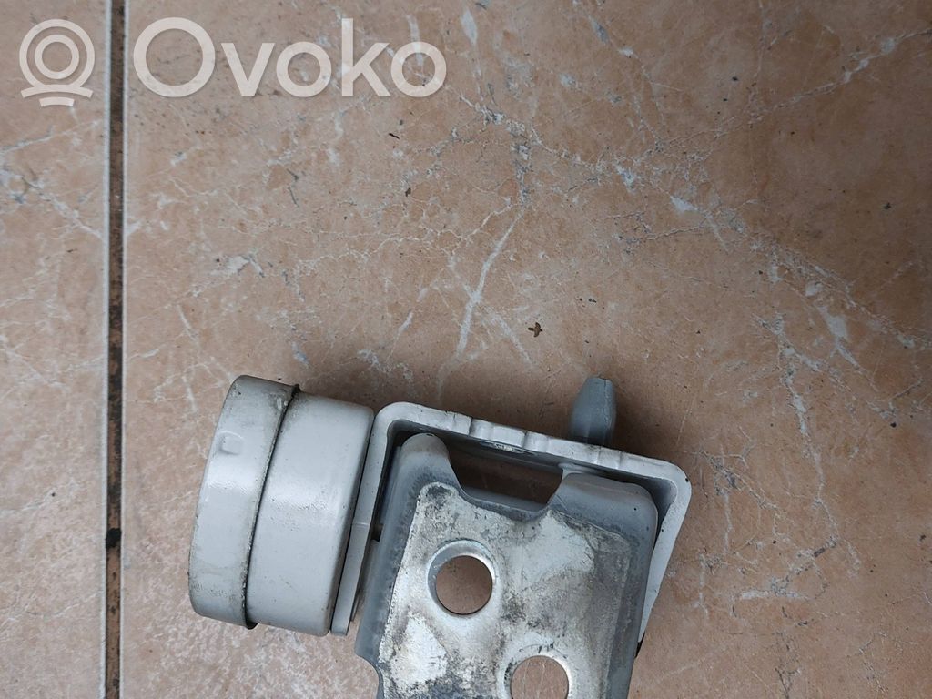 Etuoven pidätin