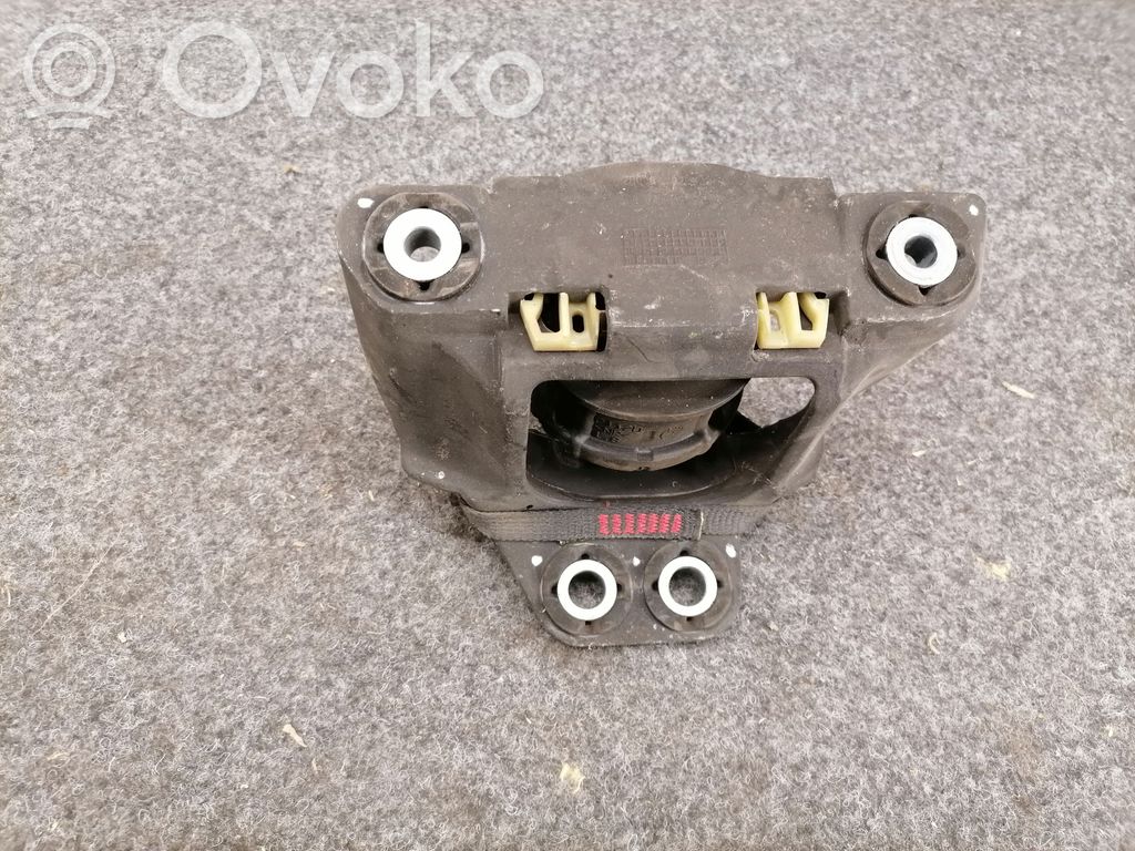 Volvo V60 Engine mount bracket 