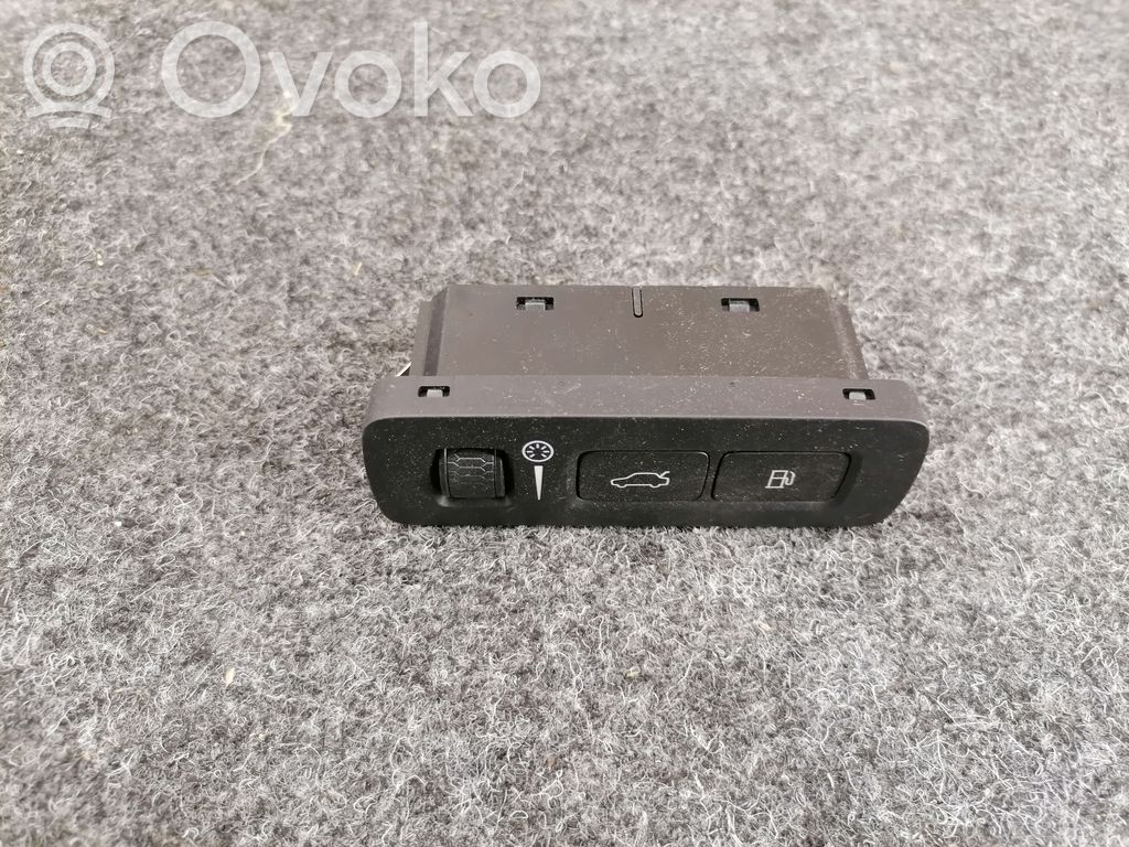 Volvo XC90 Tailgate opening switch 