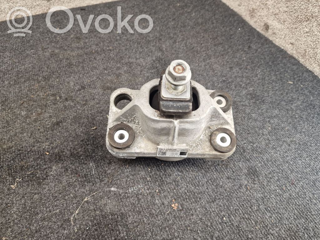 Land Rover Range Rover L405 Engine mount bracket 