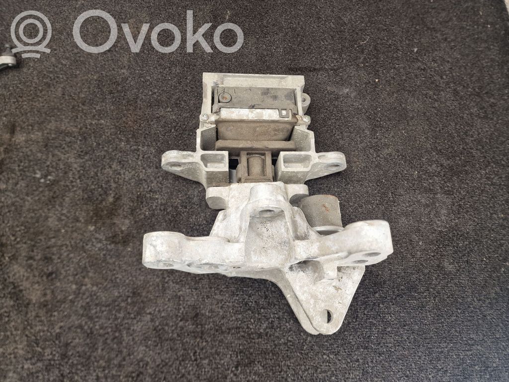 Land Rover Range Rover Evoque L551 Engine mount bracket 