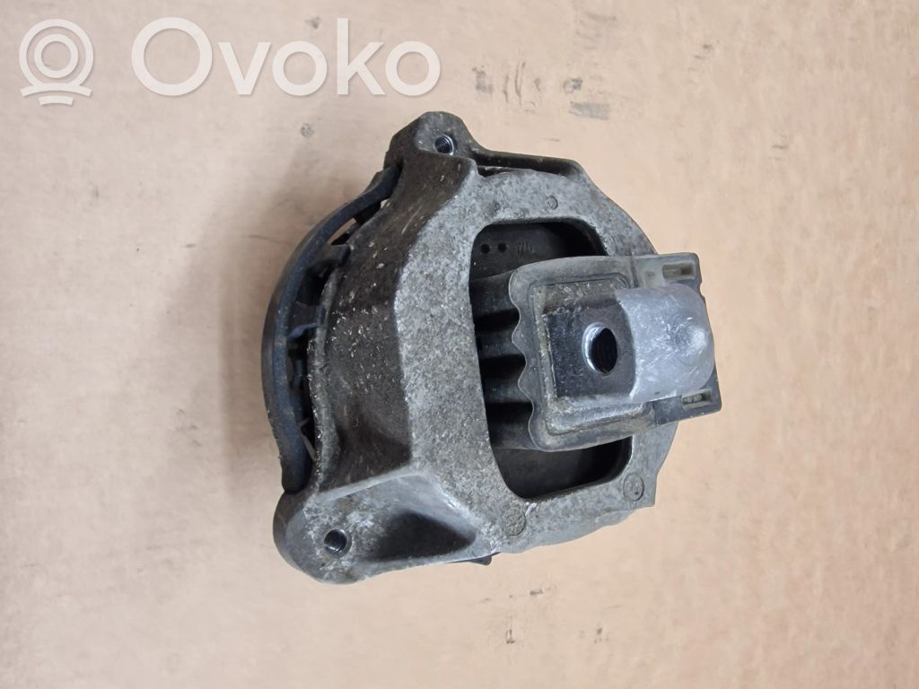 BMW 7 G11 G12 Engine mount bracket 