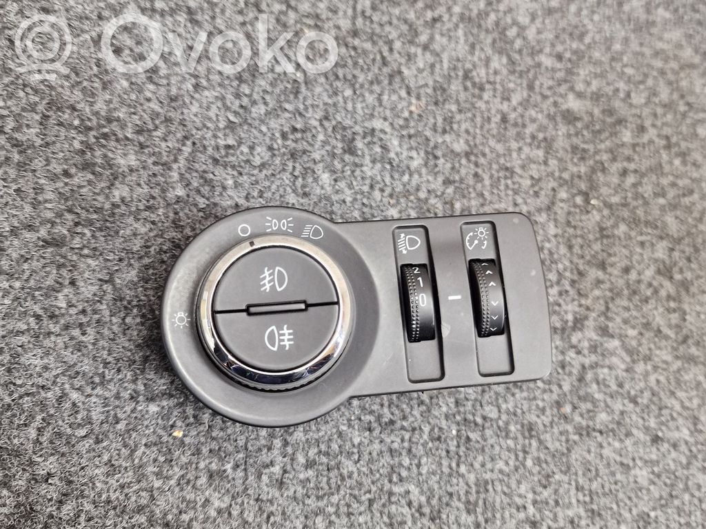 Opel Astra J Light switch 