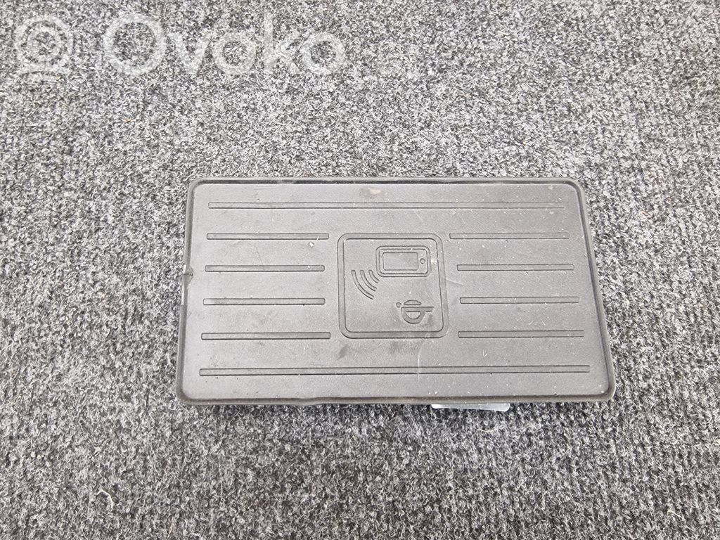 Audi Q7 4M Wireless charging module 